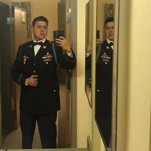 Meet your Posher, Alexis